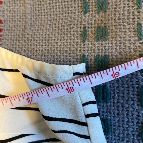 Who What Wear, Sleeveless, White & Black Striped Tank, Size M, EUC - Picture 7 of 7